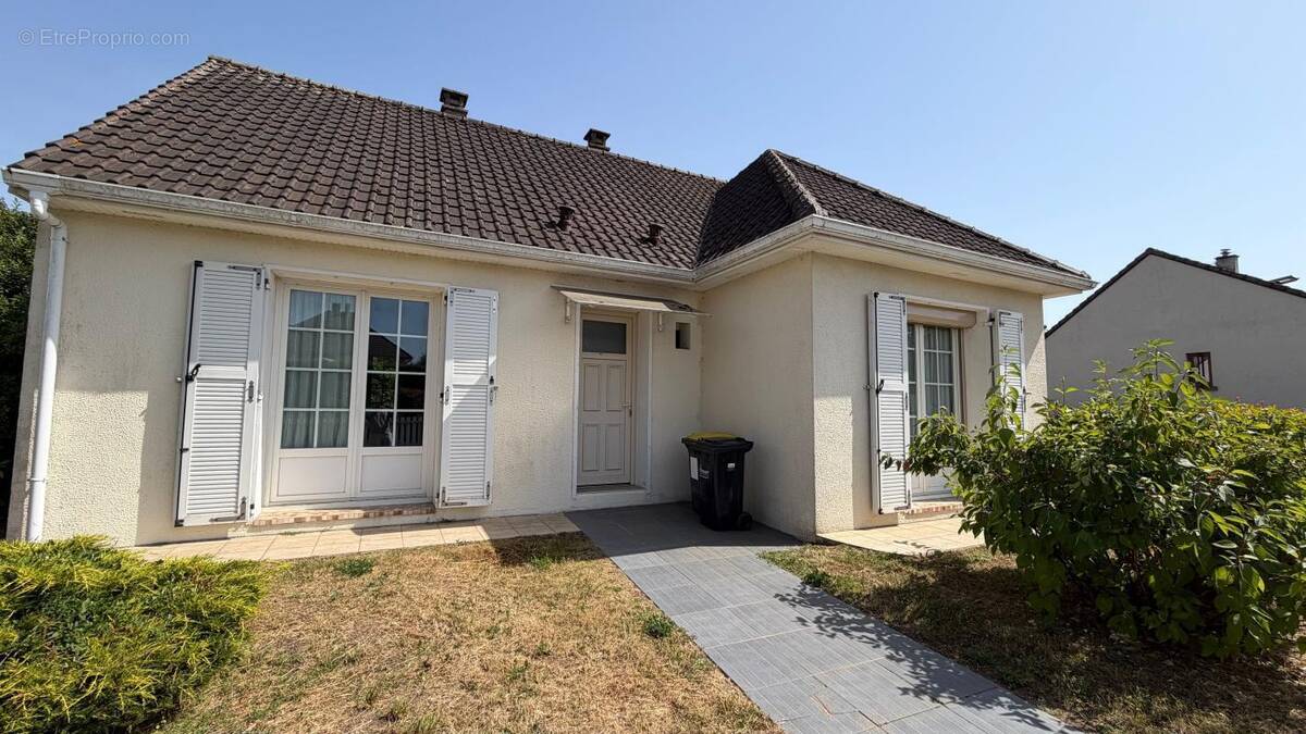 Maison à MEREVILLE