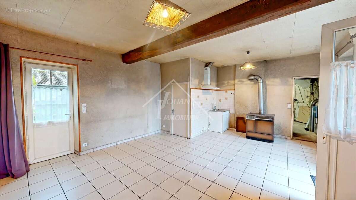 Maison à AGONGES