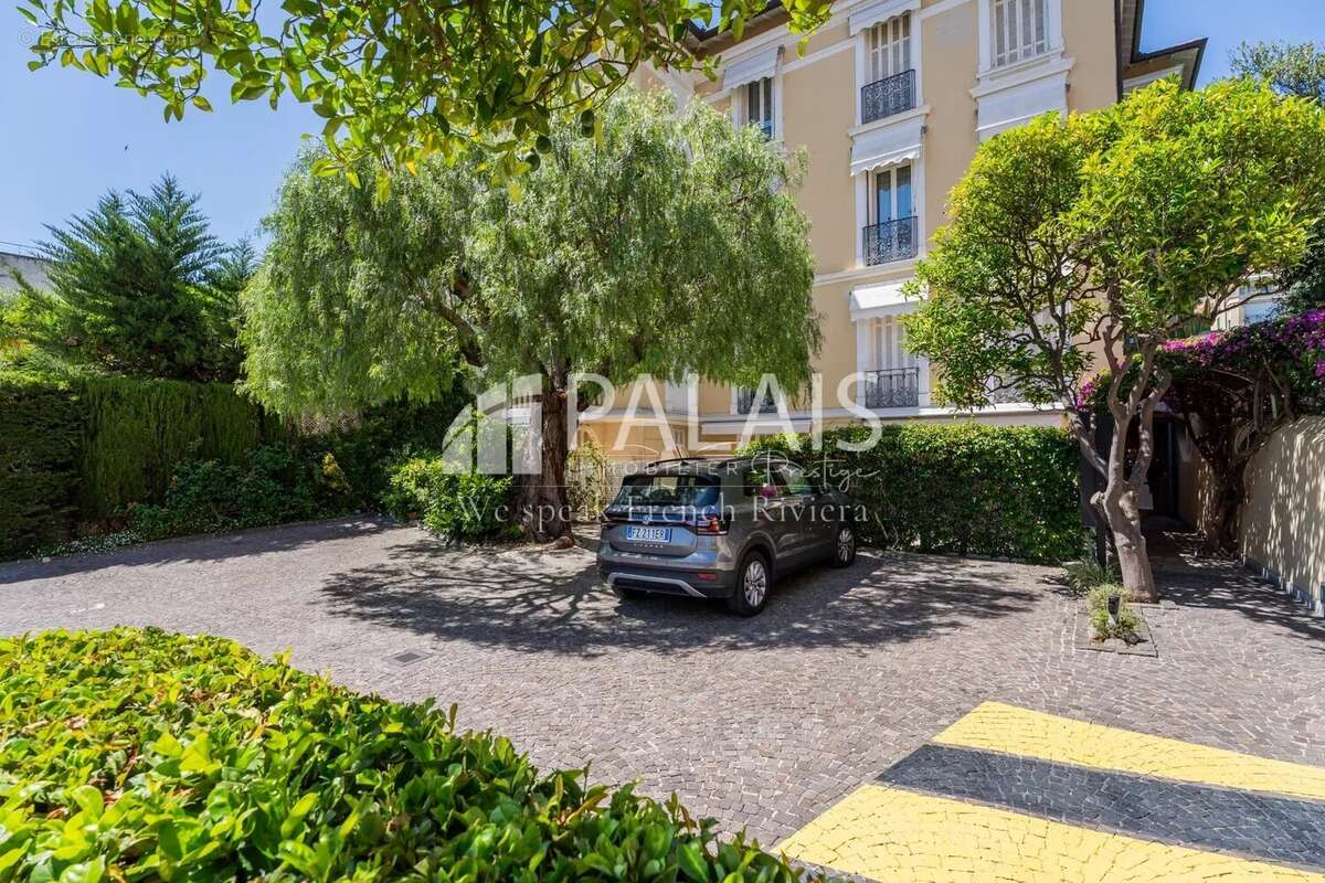 Appartement à BEAULIEU-SUR-MER