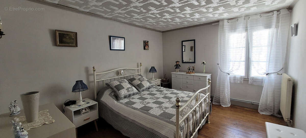 Maison à CHAMPIGNY-SUR-VEUDE