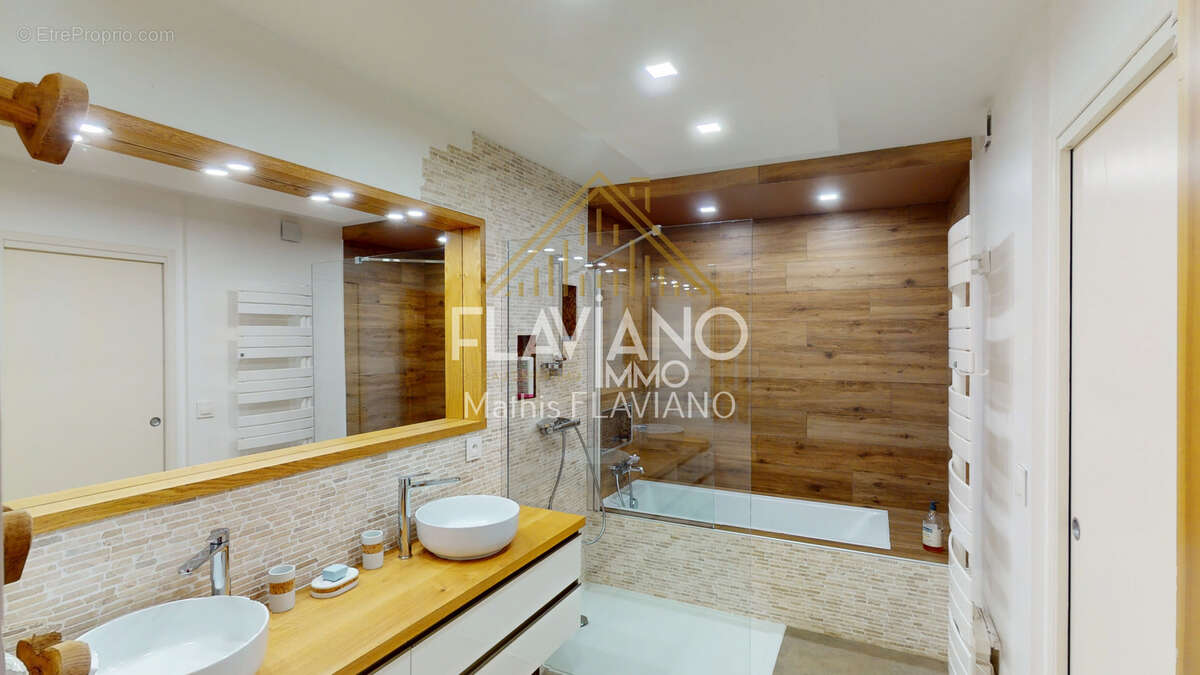 Maison à UVERNET-FOURS