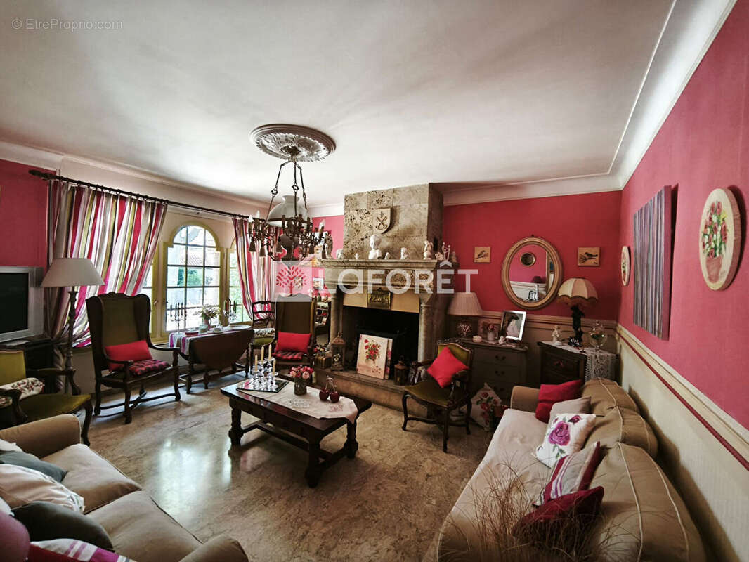 Céret, maison d'architecte 10 pièces 285.4 m² avec piscine, garage, jardin - photo 4