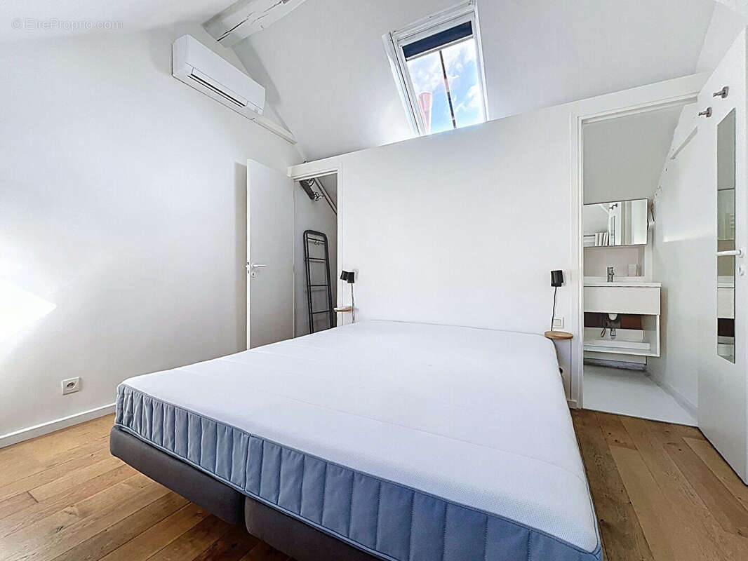 Appartement à PARIS-2E