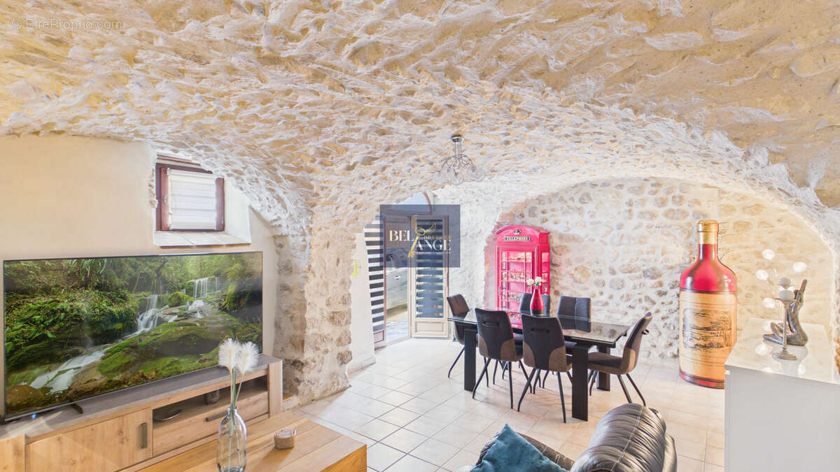 Maison à VALLON-PONT-D'ARC