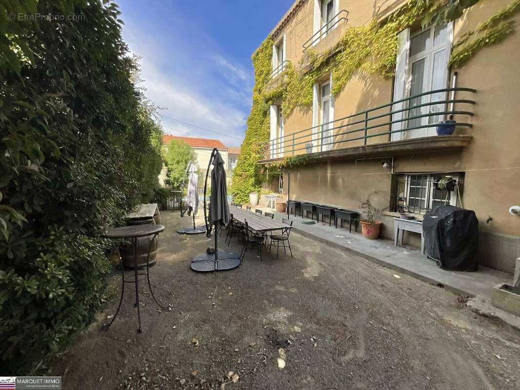 Séduisante maison de caractère T7 offrant 246 m² en 4 face sur 1 564 m² de terrain avec garage de 97 m², ascenseur, piscine - photo 17