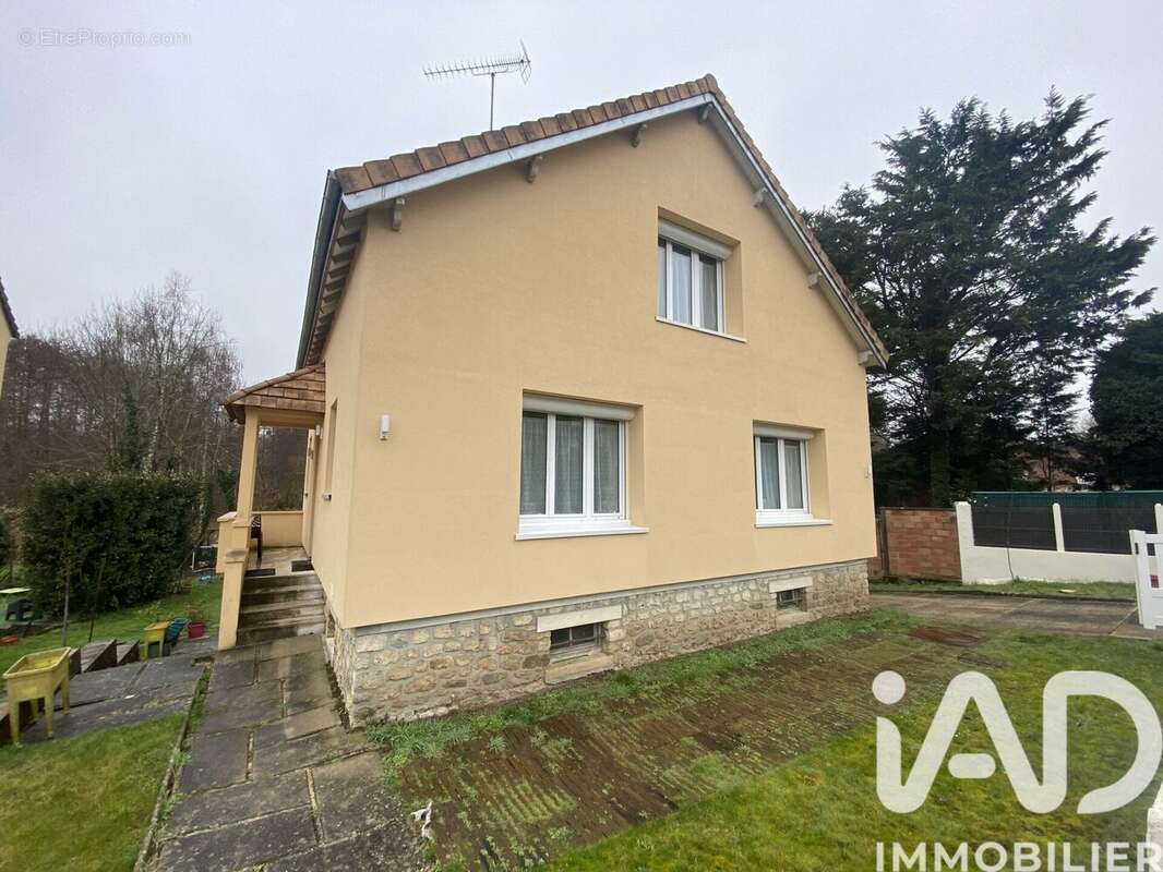 Photo 2 - Maison à POIGNY-LA-FORET