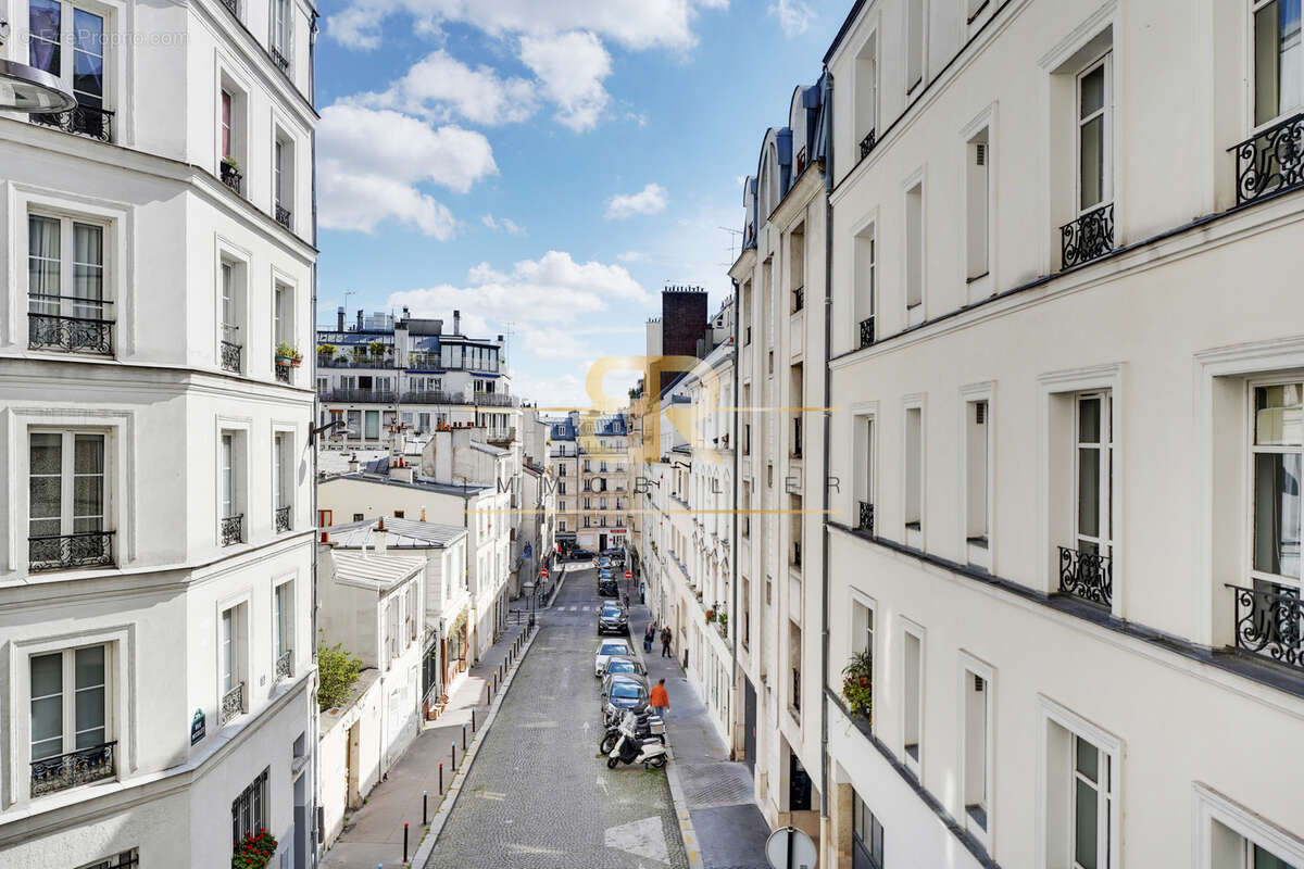 Appartement à PARIS-18E