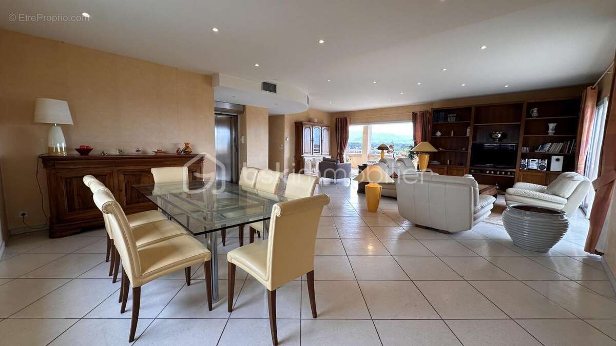 Appartement à ROMANS-SUR-ISERE