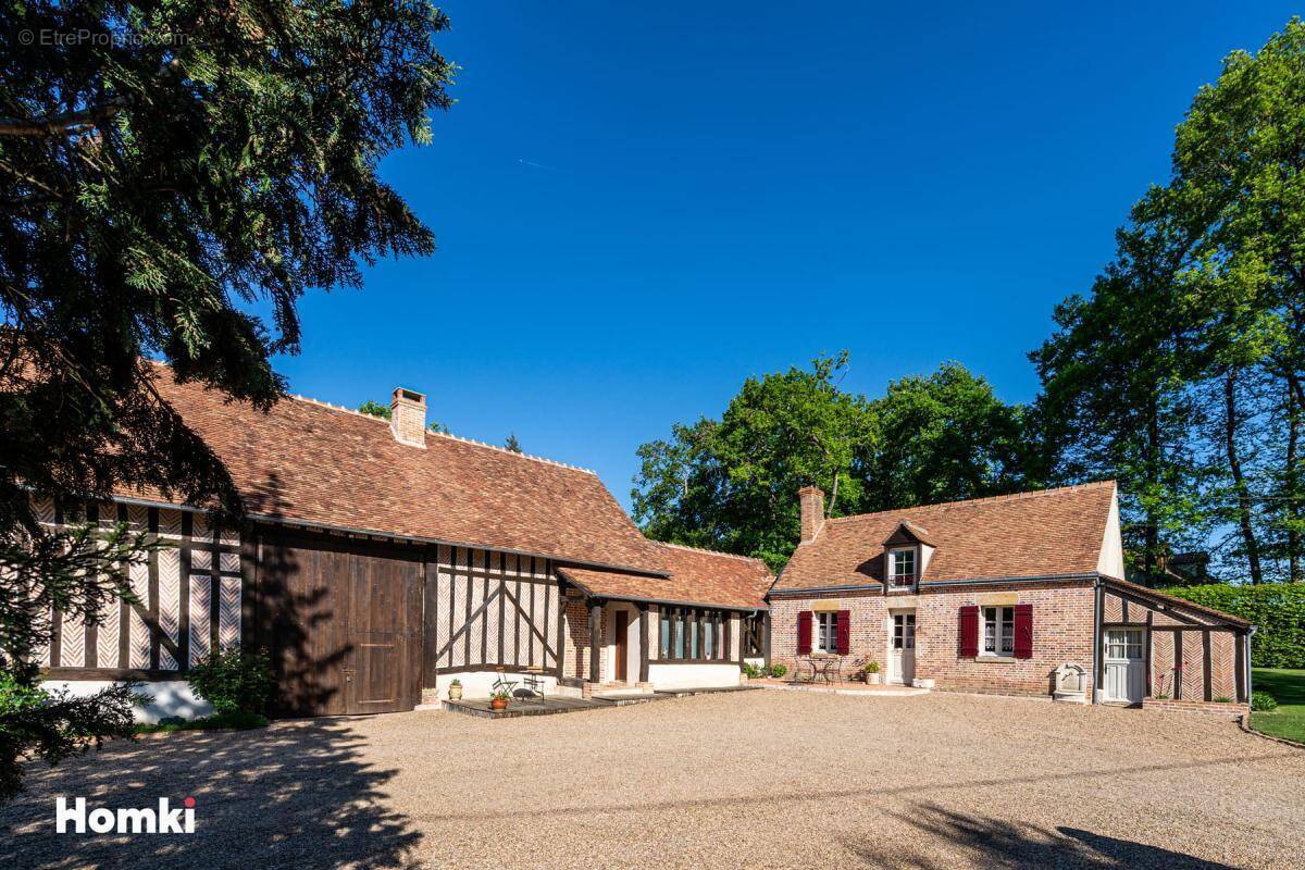 Maison à MARCILLY-EN-VILLETTE