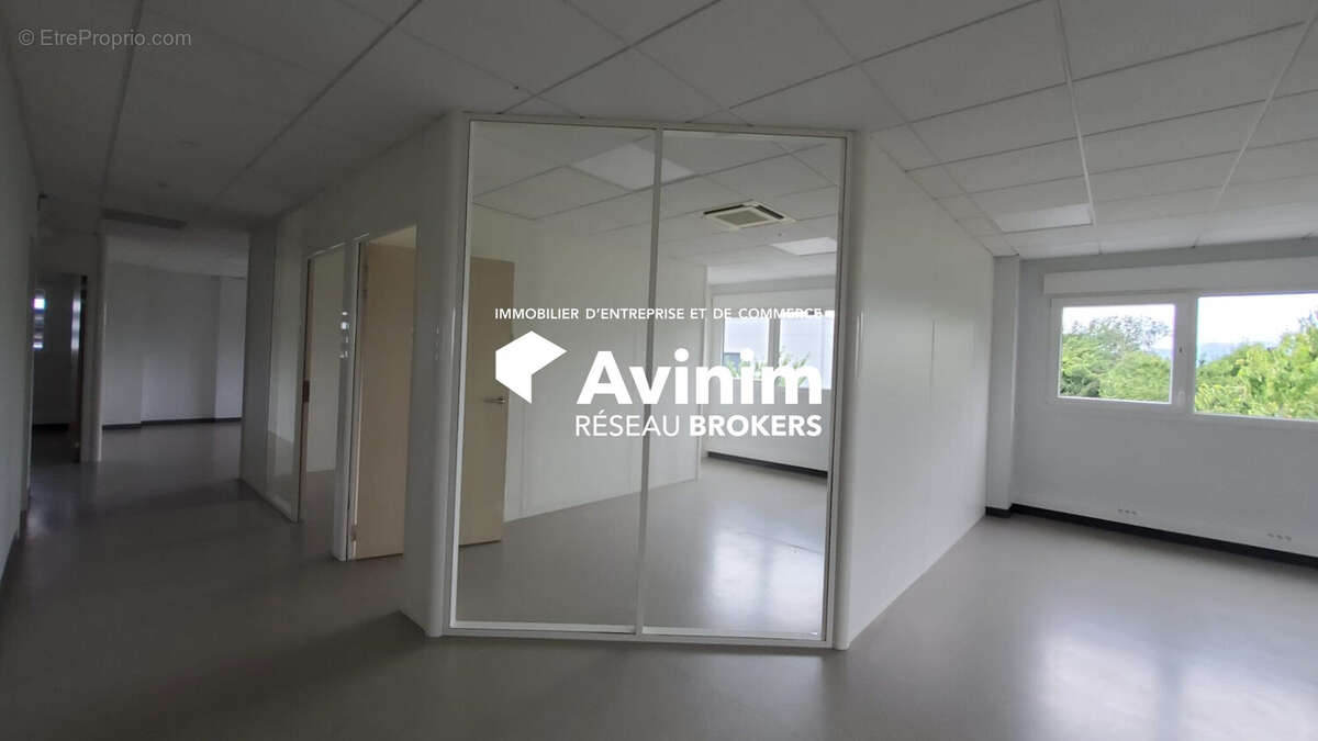 Commerce 521 m² à Archamps  - photo 5