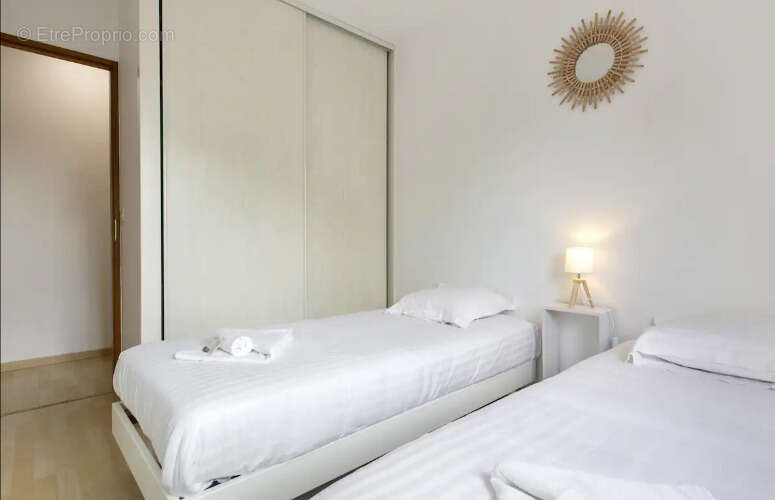 Hendaye : appartement avec 2 chambres, terrasse et box en vente - photo 3