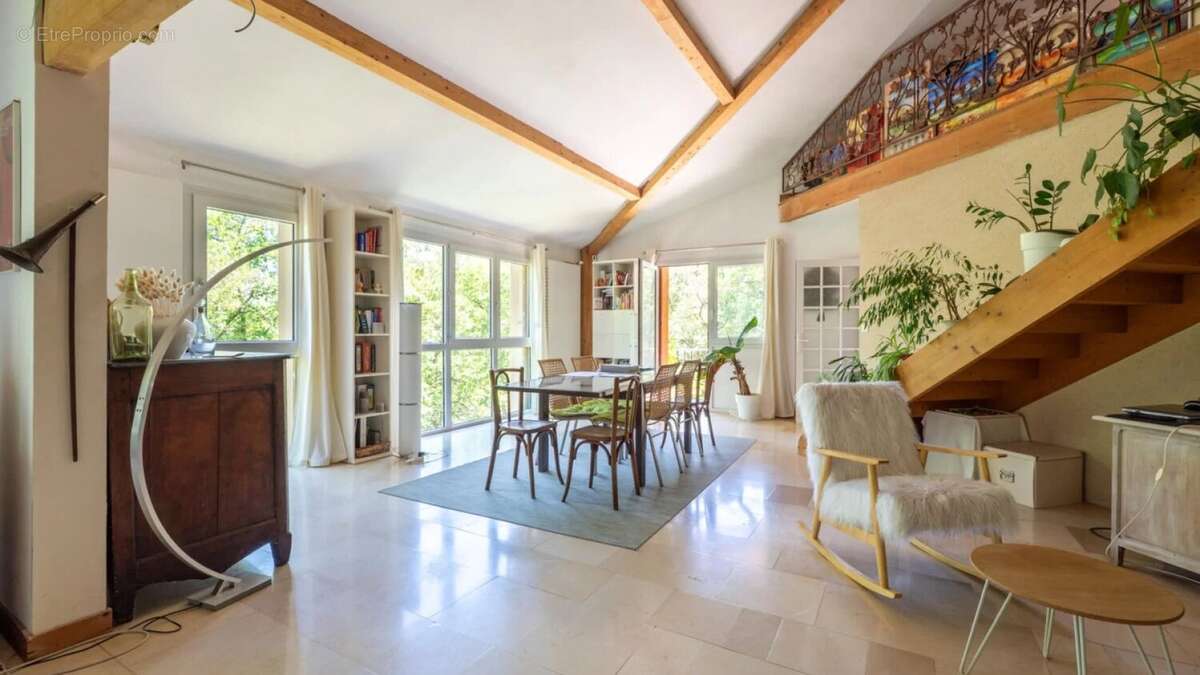 SECTEUR GOURDON - Au calme, Spacieuse Maison contemporaine avec - photo 11