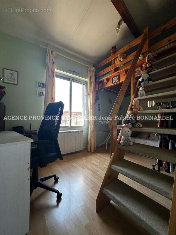 Appartement à VALREAS