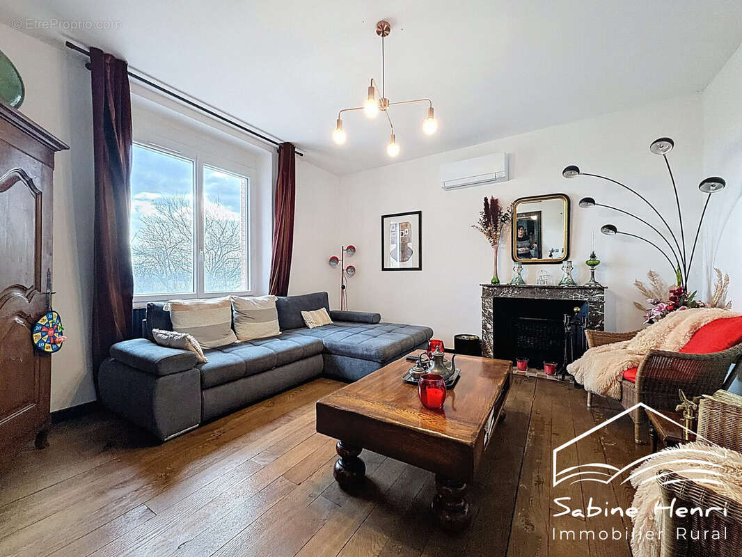 Maison à MIRANDOL-BOURGNOUNAC