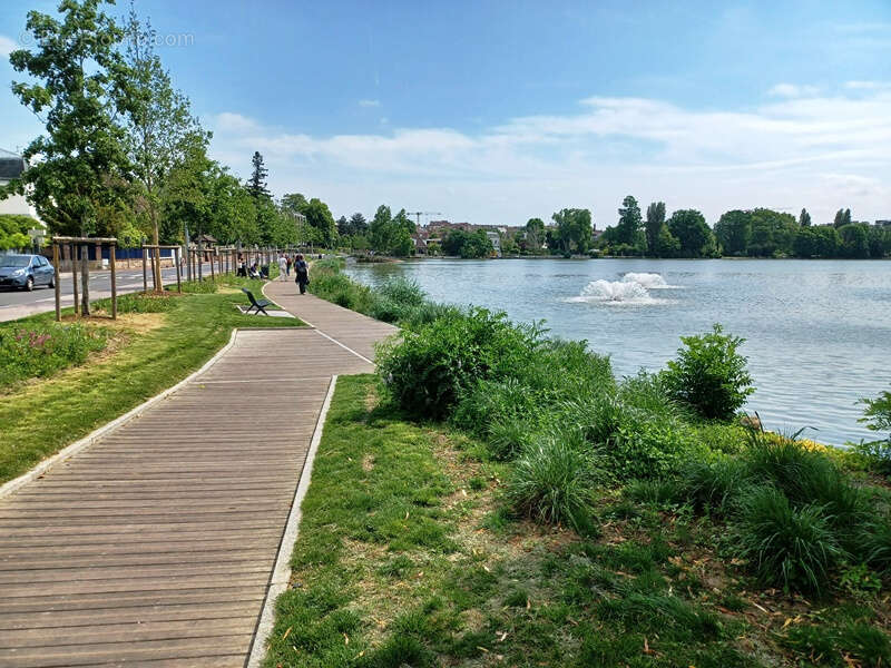 Superbe F4 au cœur d’Enghien-les-Bains avec loggia et parking - photo 11