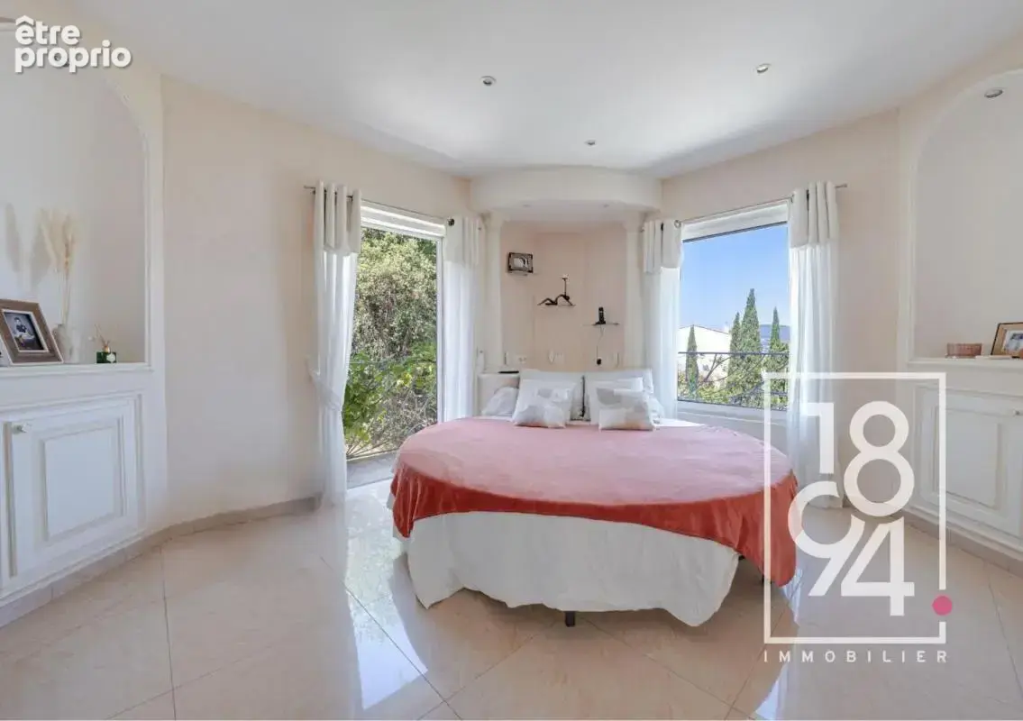 Propriété de 292m2 en position dominante avec vue mer à Gassin - photo 4