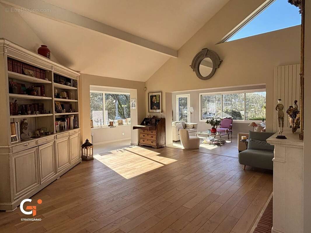 Maison à MONT-SAINT-AIGNAN