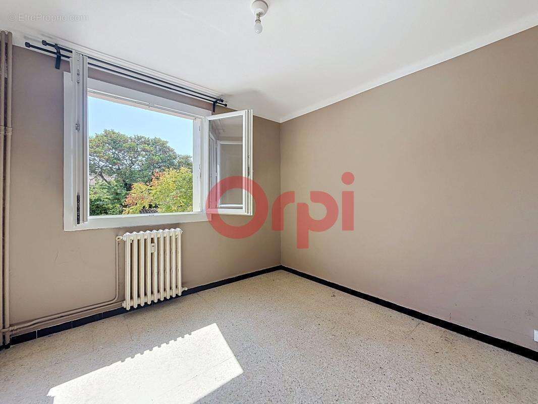 Appartement À Vendre Faux T4 - Six Fours Les Plages - 1er étage - photo 11