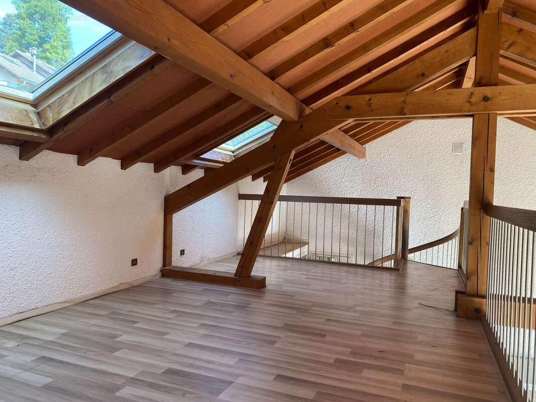 Maison à AVIGNON-LES-SAINT-CLAUDE