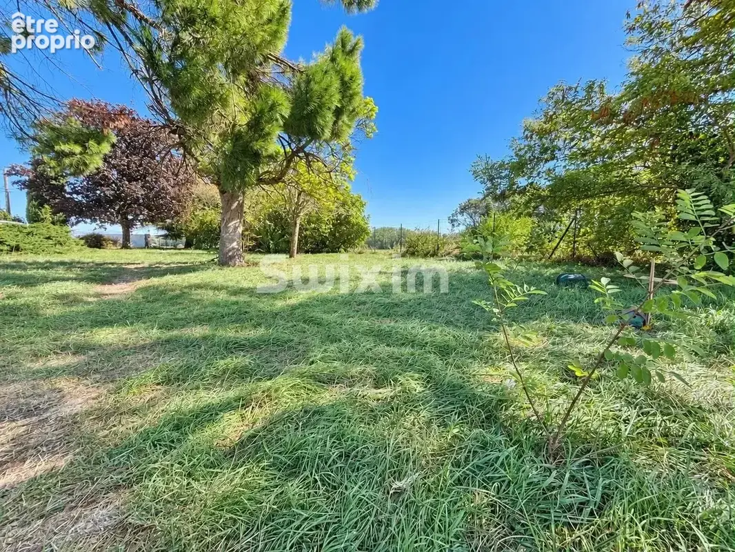 Terrain constructible plat et viabilisé en bordure - photo 3