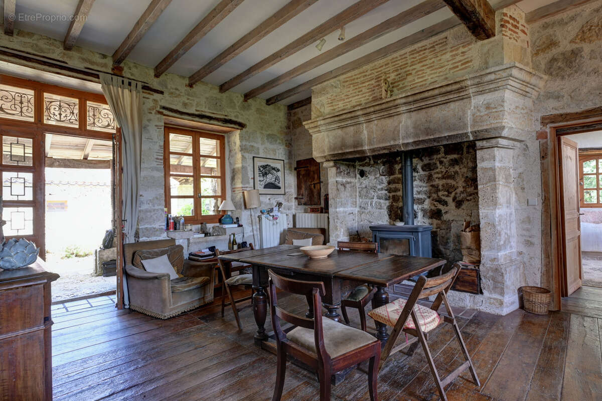 Maison à CASTELLA