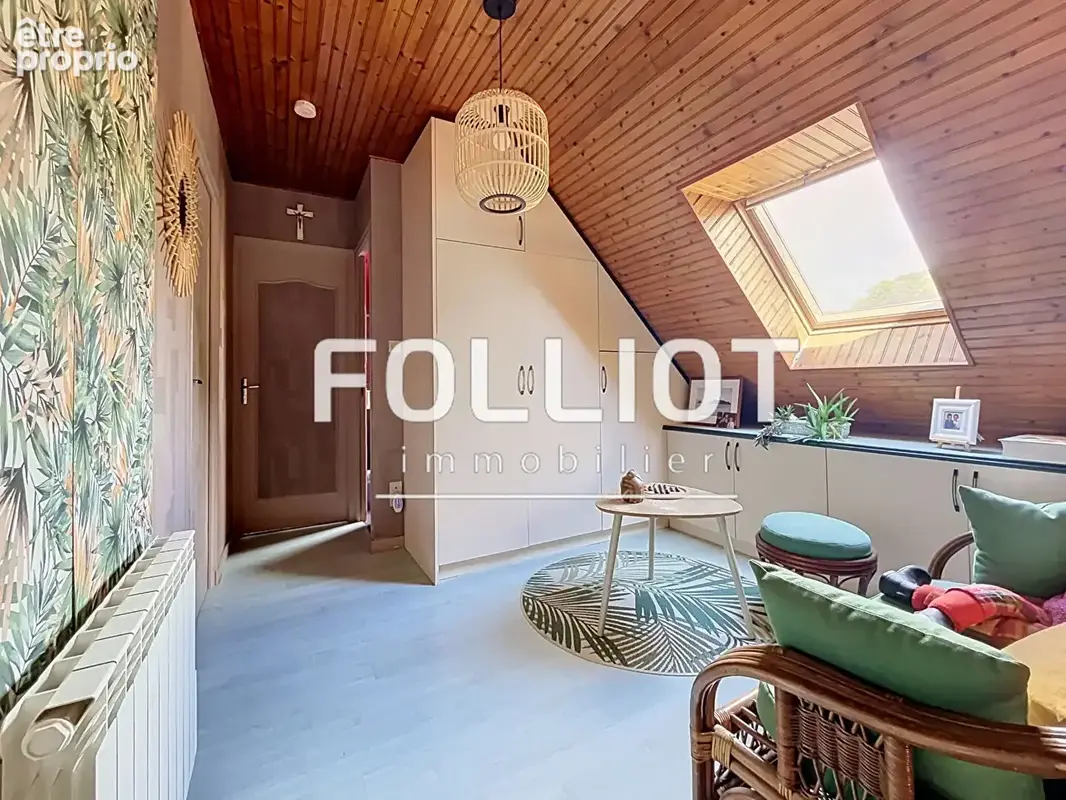 A VENDRE, Maison Saint Laurent De Cuves 5 pièce(s) 139 m2 - photo 9