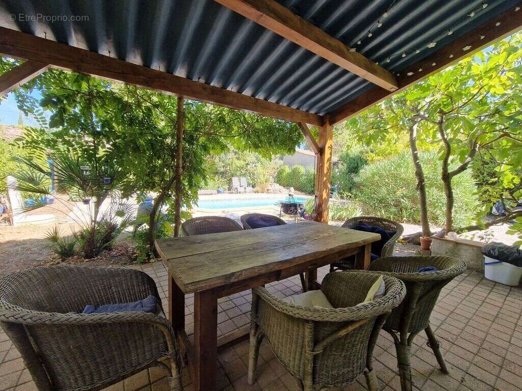 Villa T7 avec piscine, garage et terrain - photo 8