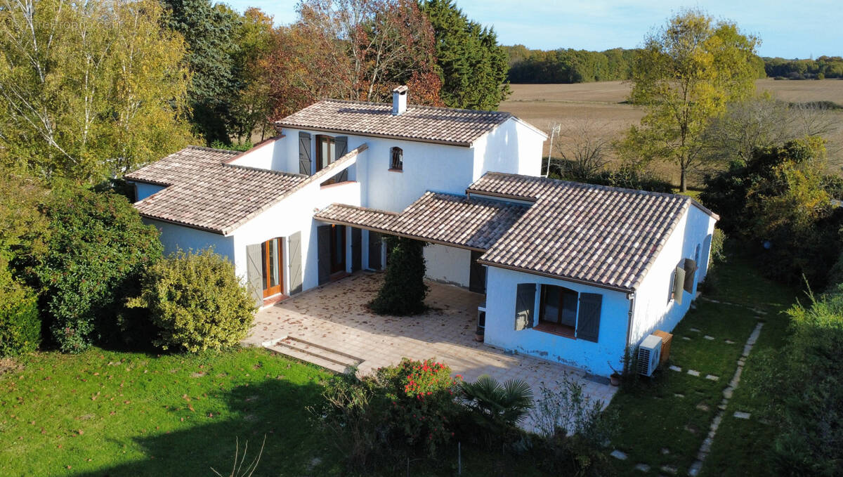 Maison à BRUGUIERES