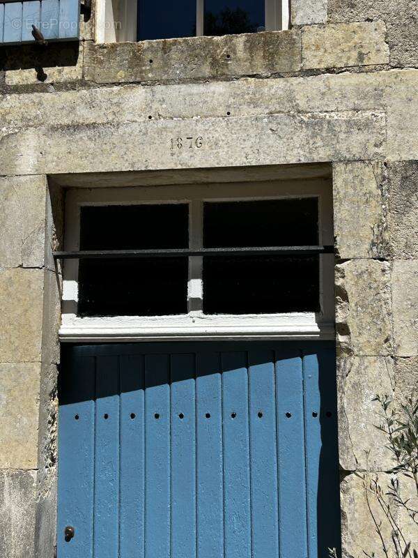 Maison en pierre de 186m2, dépendances et beau jardin - photo 3