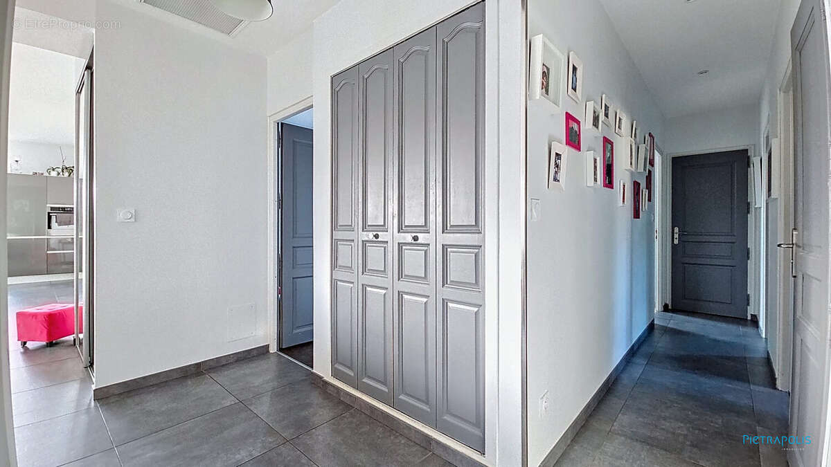 Maison à REVENTIN-VAUGRIS