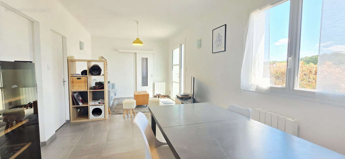 Maison de plain pied  2chambres de 51.5m², stationnement et terrain, idéal investisseurs en plein centre de Crossac - photo 2