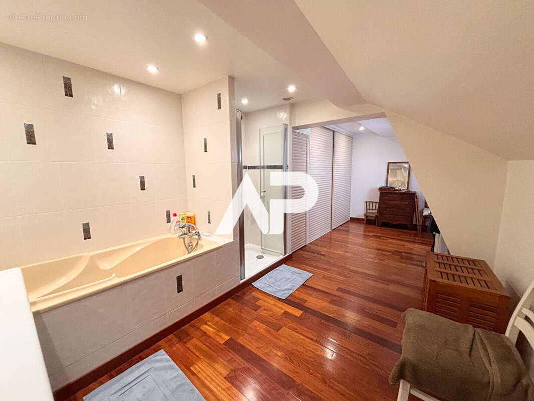 Maison à MONTMORENCY