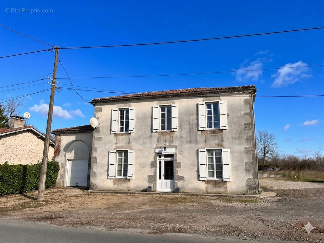 Maison à CASTELJALOUX