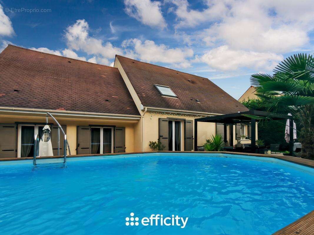 Maison à LA QUEUE-EN-BRIE