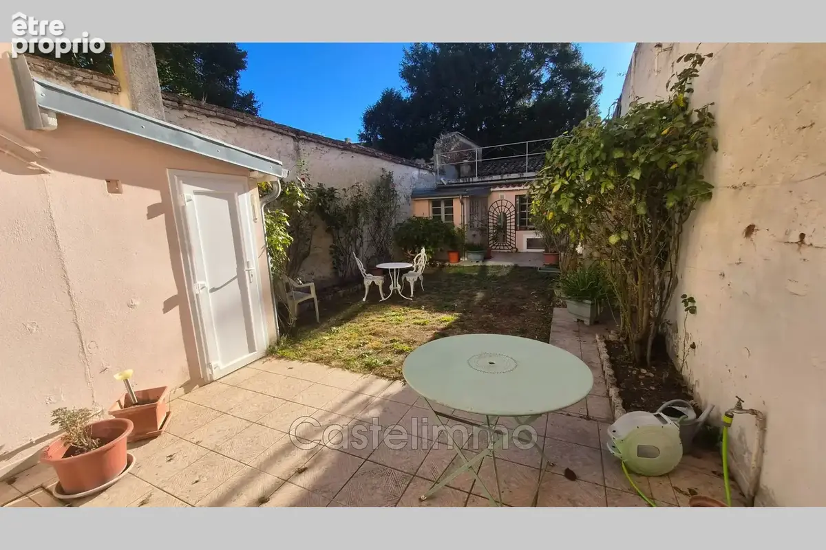 Maison 6 pièces 220 m² à vendre à Castelsarrasin (82100) - photo 2