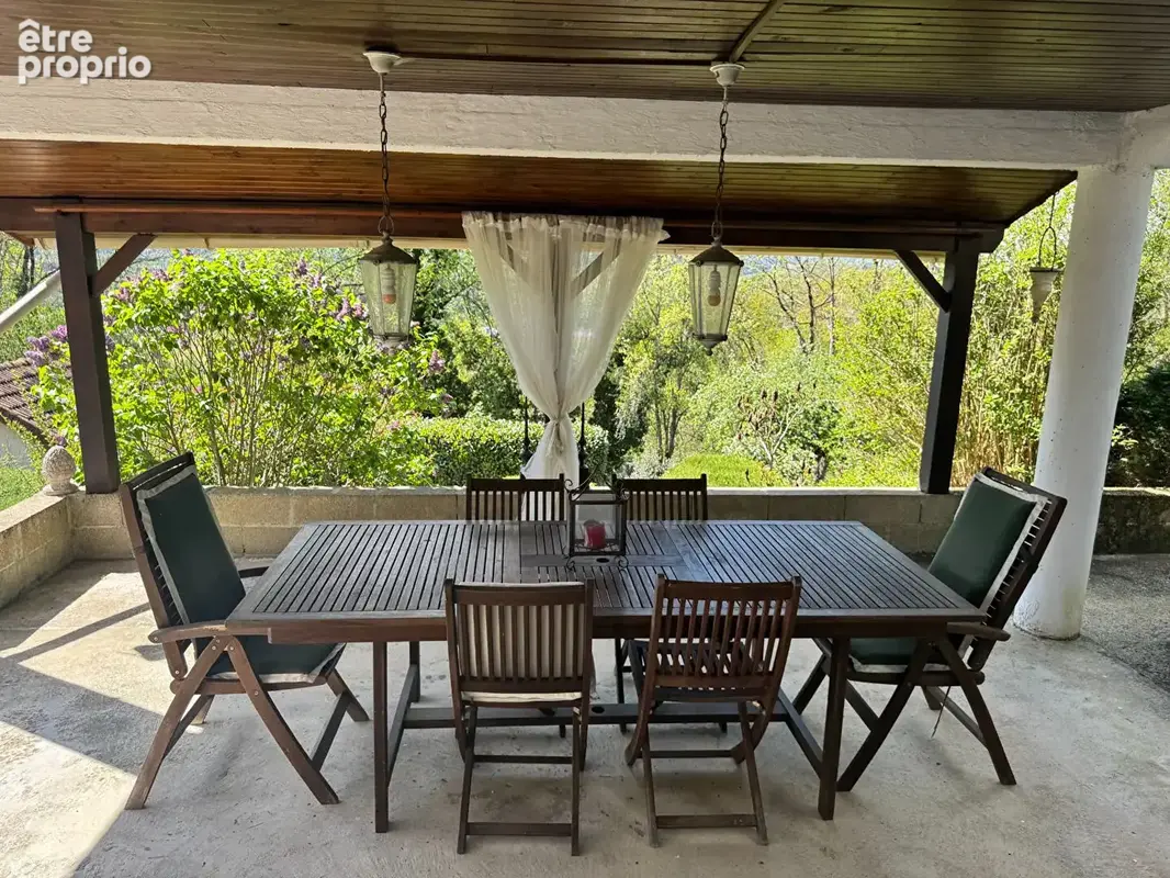 Maison Individuelle avec Vue Magnifique, Grande Terrasse Couverte, Jardin et Garage - photo 2