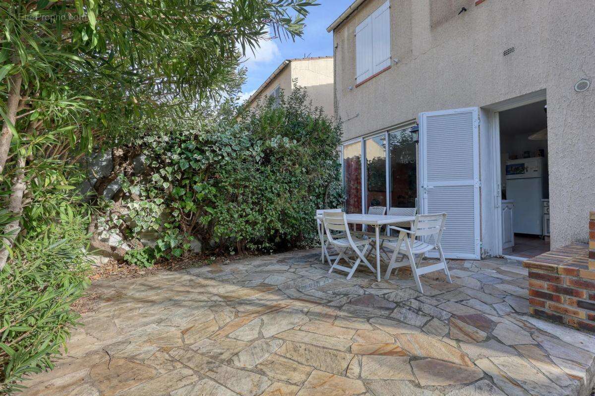 Appartement à SAINT-CYR-SUR-MER