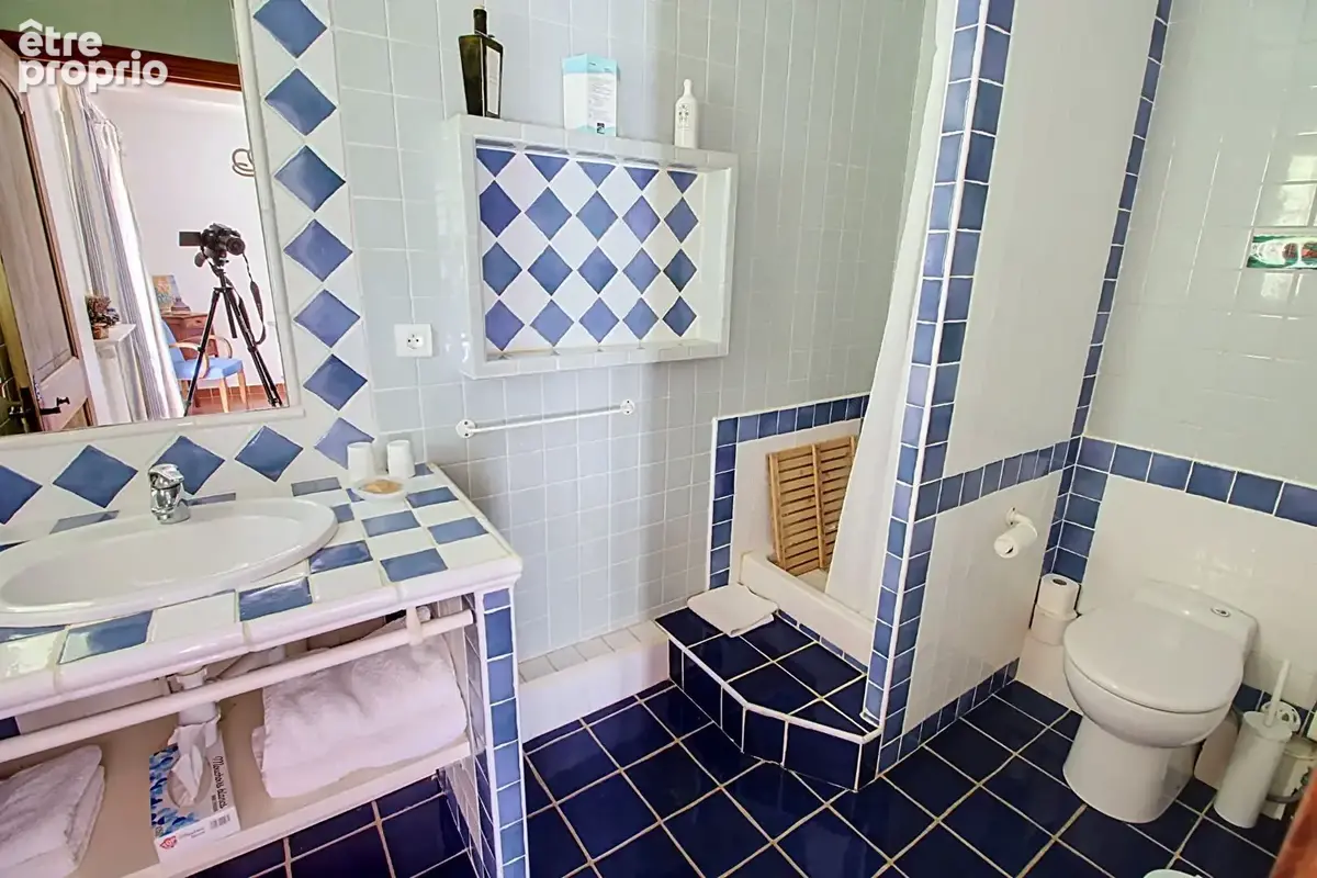 A VENDRE EN EXCLUSIVITE  - Maison Entrecasteaux 11 pièces 360 m2 - photo 18
