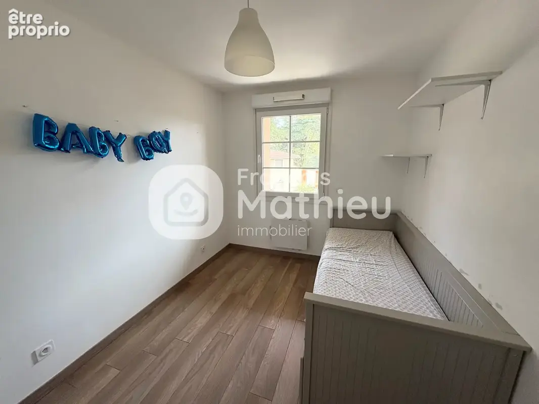 Civrieux : Maison de village 2ch + bureau - terrasse - deux stationnements - photo 6