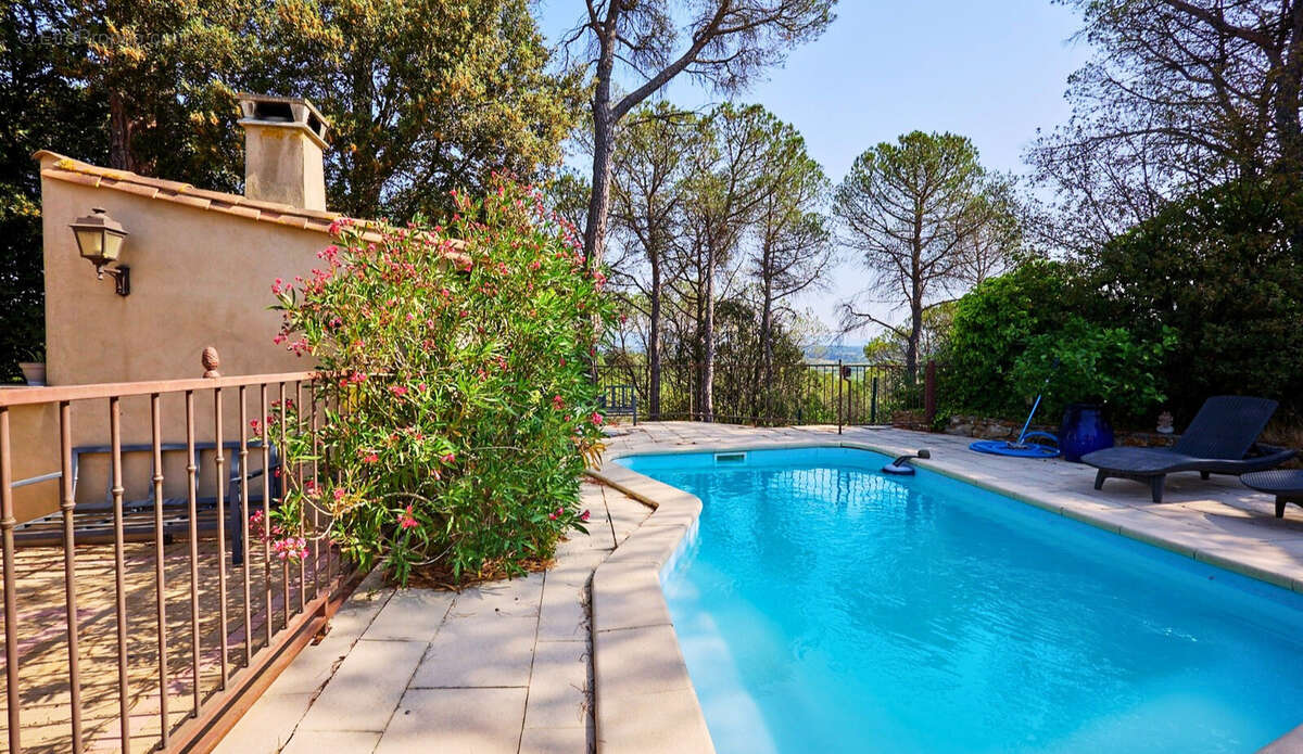 Maison à VILLEDUBERT