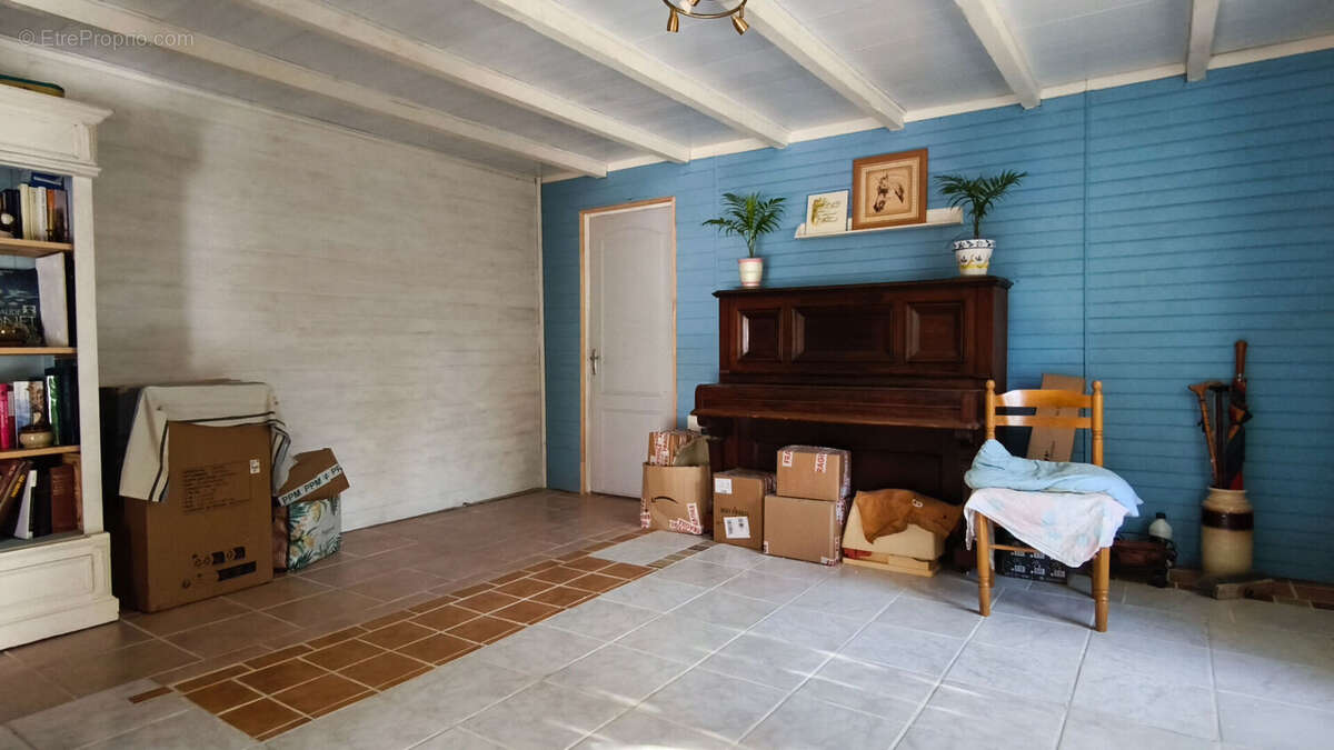 Maison à CHAMPAGNE-LE-SEC