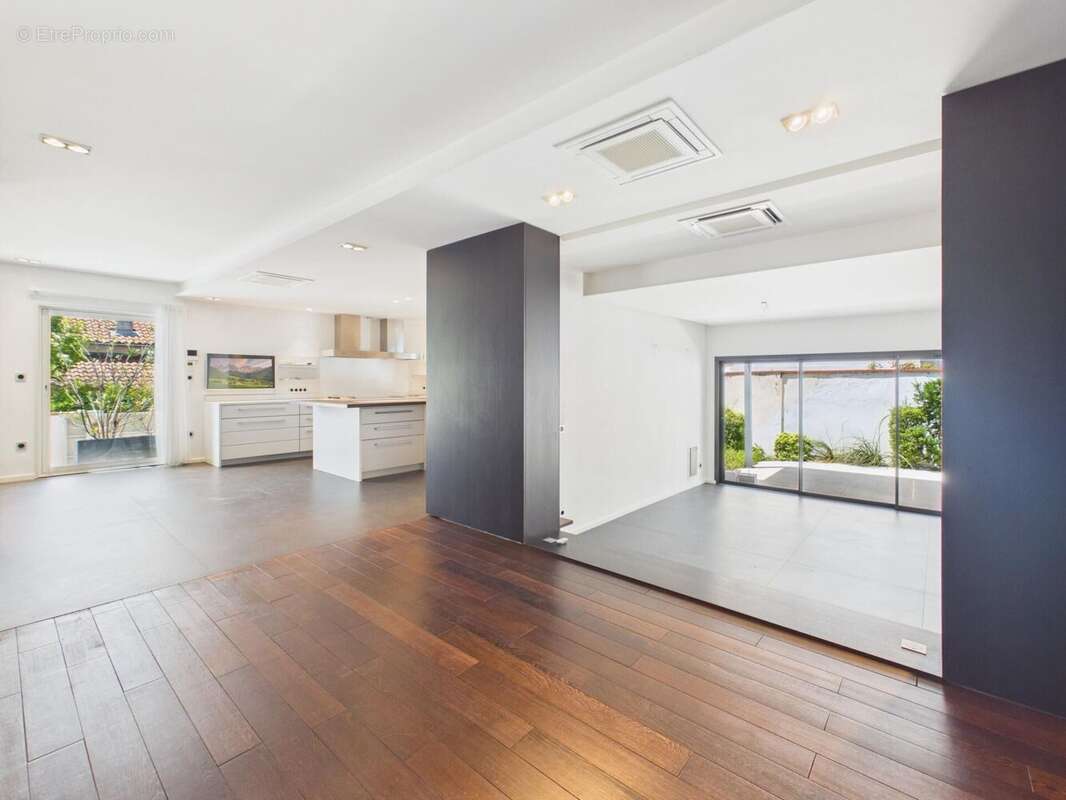 Maison 221 m² à Toulouse  - photo 4