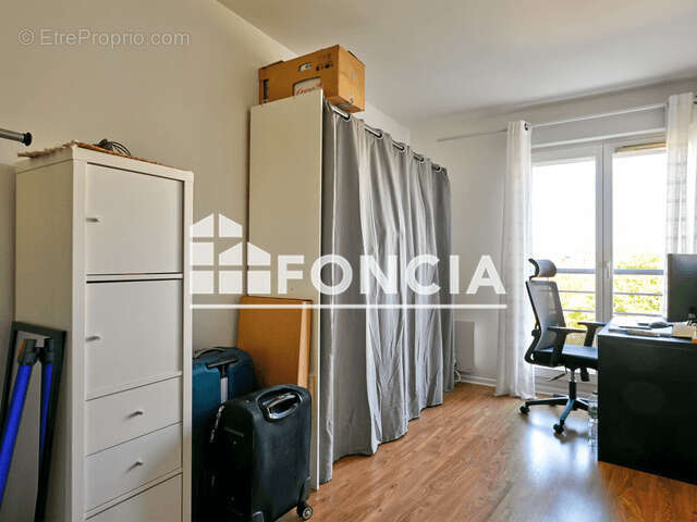 Appartement à SAINT-CYR-L'ECOLE