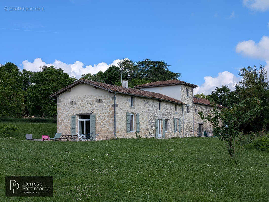 Maison à LASSERRE