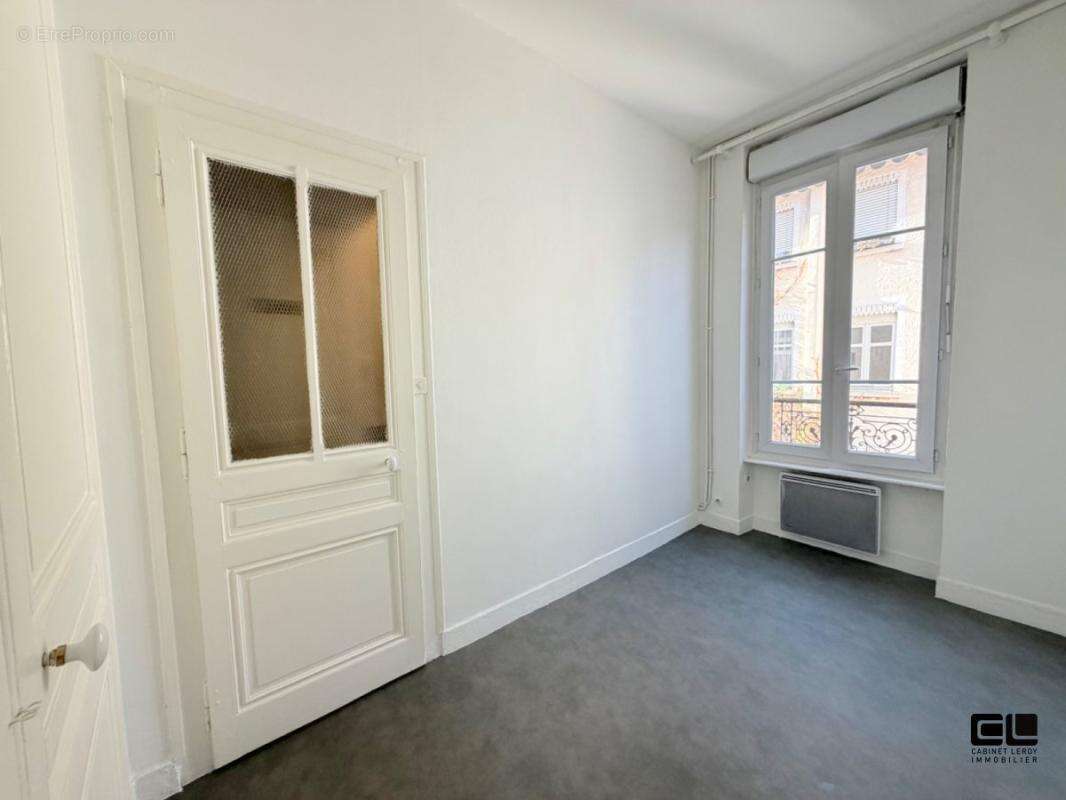 T2 rue jaquard au pied de la mairie - photo 16