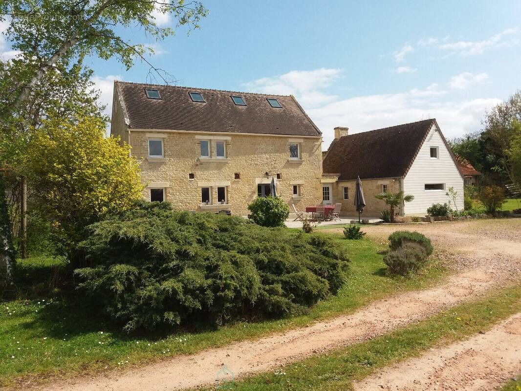 Maison à SAINT-PIERRE-SUR-DIVES
