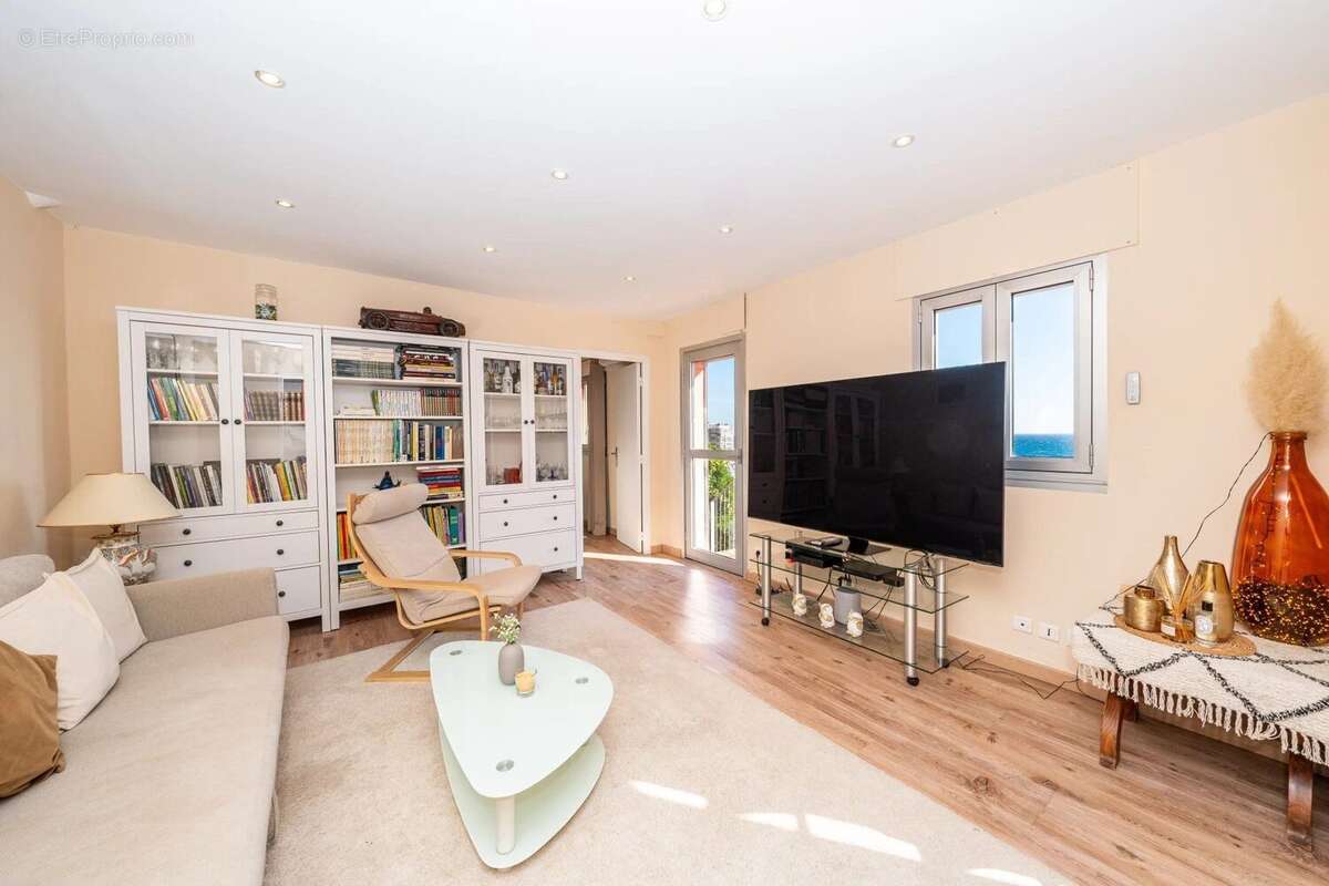 Appartement à CAP-D'AIL