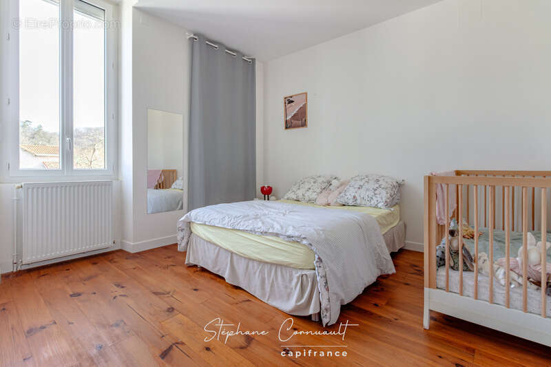 Maison de 147 m² avec piscine et jardin - photo 6