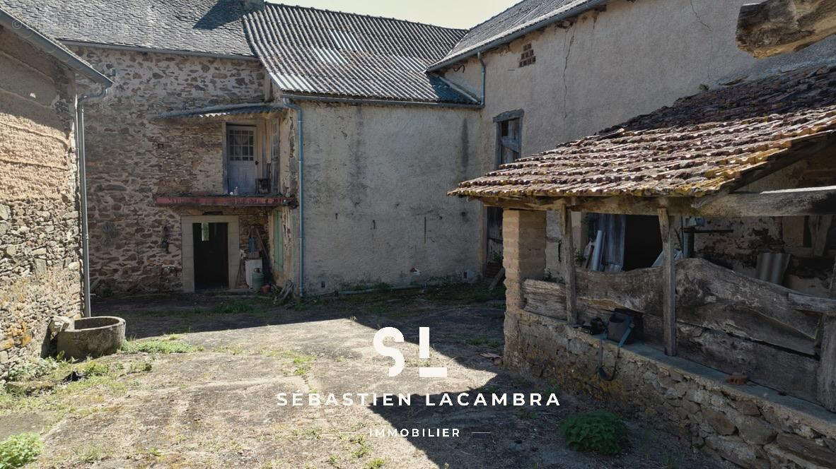 Maison à JOUQUEVIEL