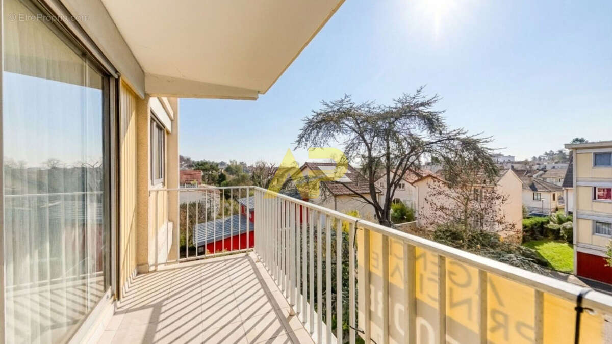 Appartement à LE PLESSIS-ROBINSON